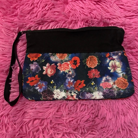 Vans Floral Wristlet Clutch - Picture 3 of 6